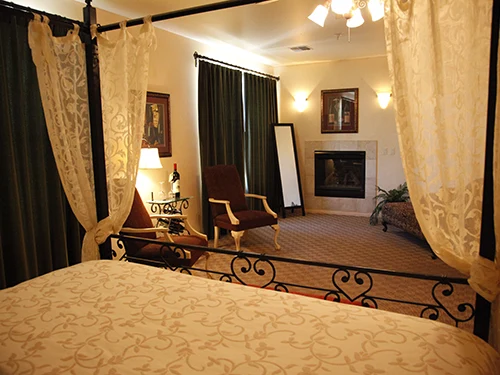 Two-Rivers-Winery-Room